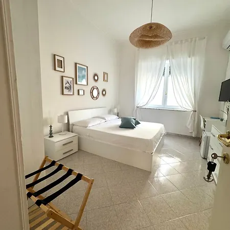 B&B A Due Passi Dal Mare *
