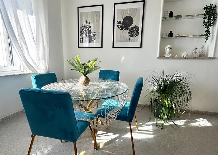 A Due Passi Dal Mare ベッド・アンド・ブレックファスト スカレア