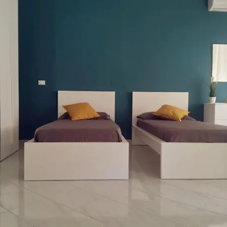 A Due Passi Dal Mare Bed & Breakfast *