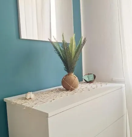 A Due Passi Dal Mare Bed and breakfast