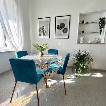 A Due Passi Dal Mare Frühstückspension Scalea