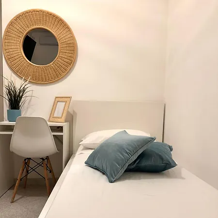 A Due Passi Dal Mare B&B 스칼레아